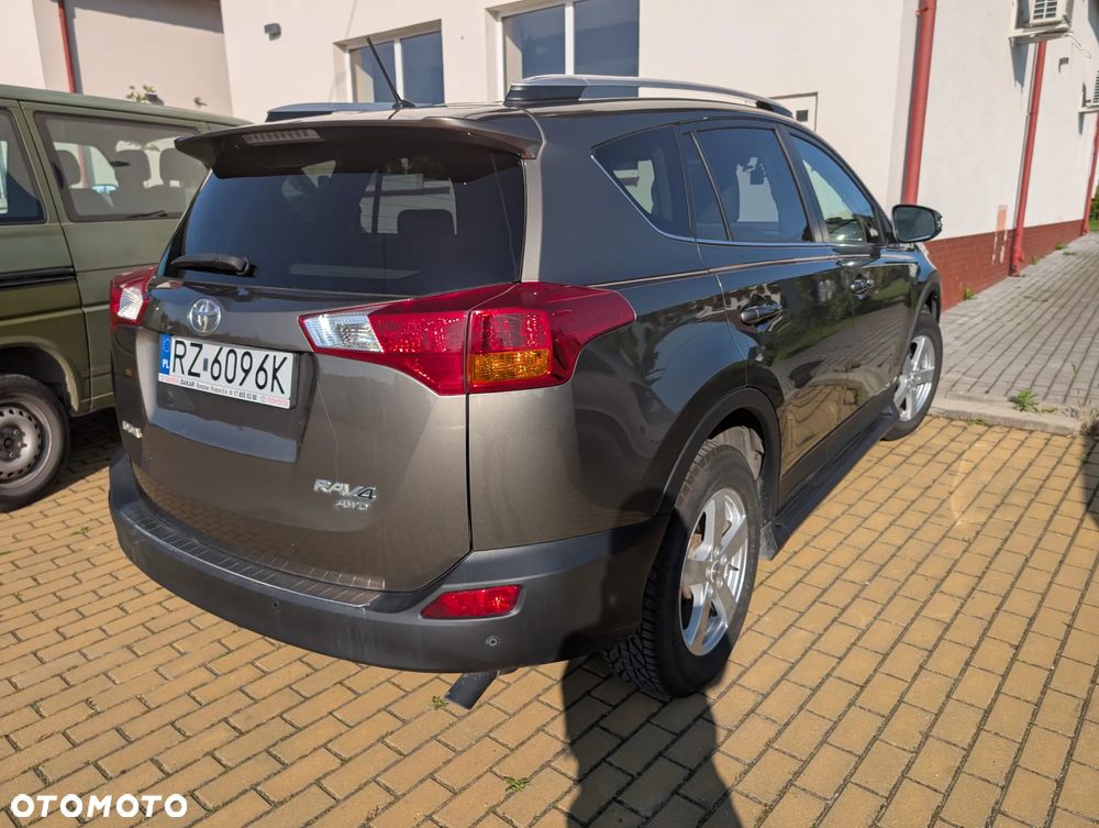 Toyota RAV4 - 10
