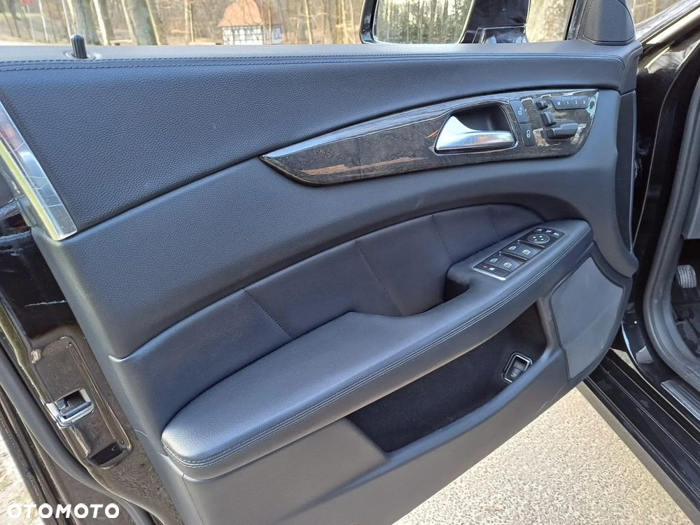 Mercedes-Benz CLS 250 CDI DPF BlueEFFICIENCY 7G-TRONIC - 26