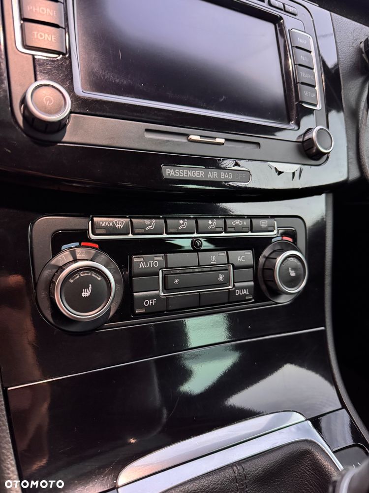 Volkswagen Passat 2.0 TDI DPF Sportline - 10