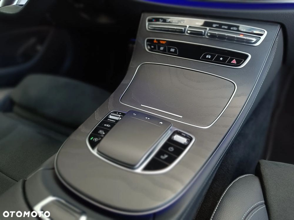 Mercedes-Benz Klasa E 220 d 4-Matic AMG - 18
