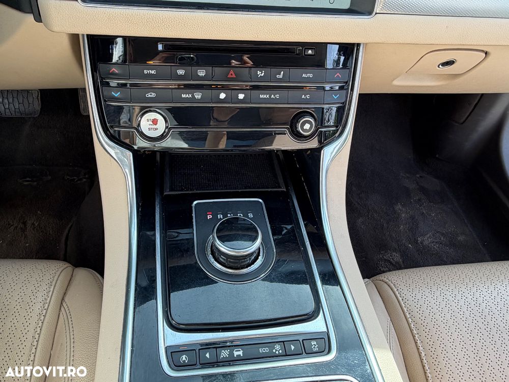 Jaguar XF 20d AWD Prestige - 10