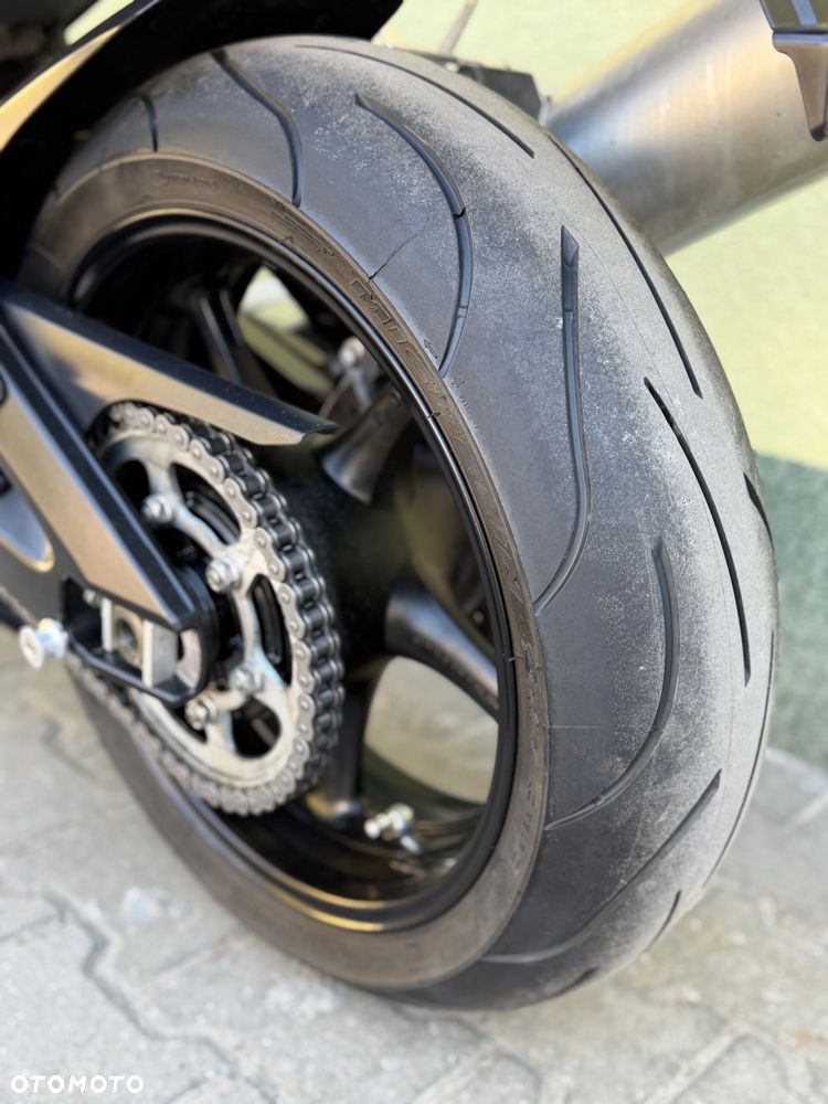 Yamaha R6 - 22
