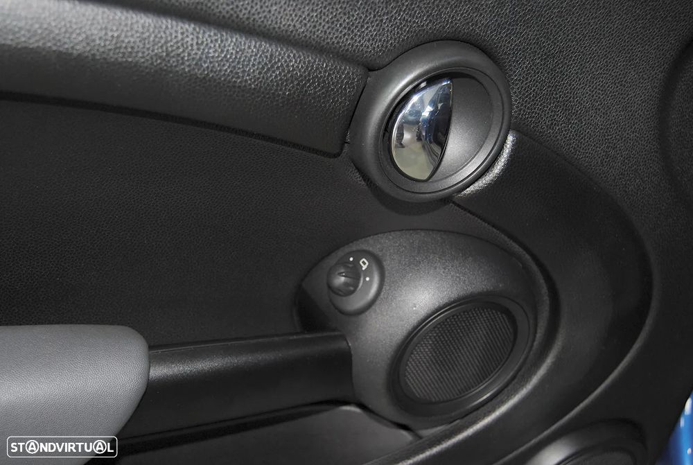 MINI 3 Portas One D - 17