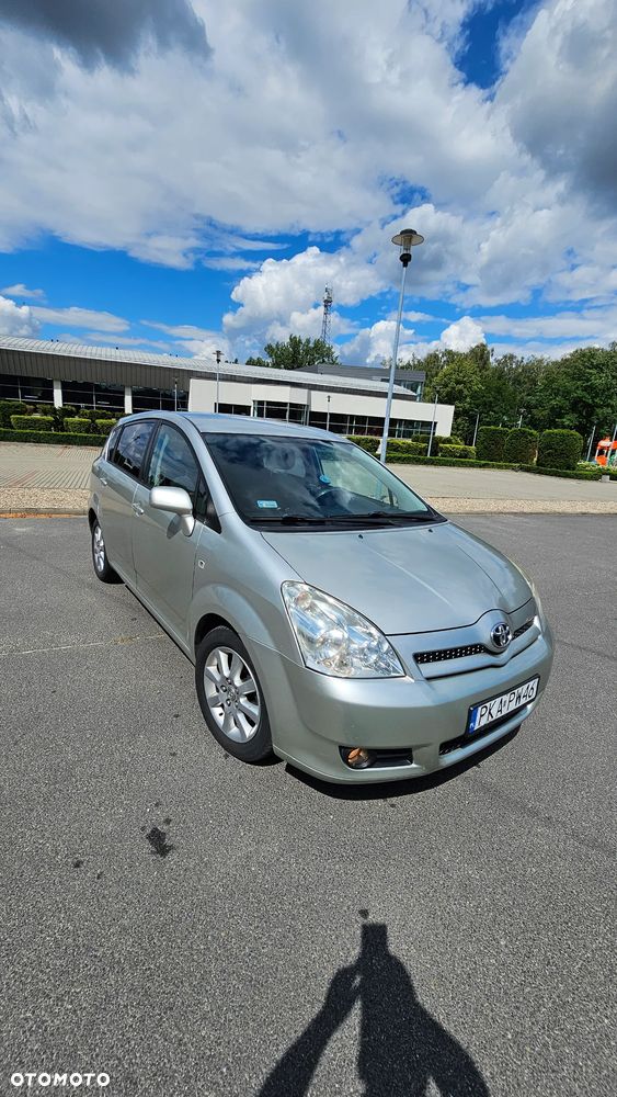 Toyota Corolla Verso 2.2 D-4D Gold - 8