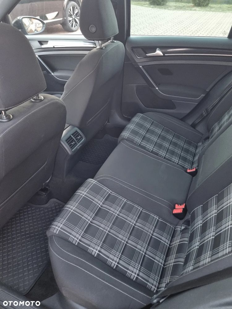 Volkswagen Golf GTD BlueMotion Technology - 16