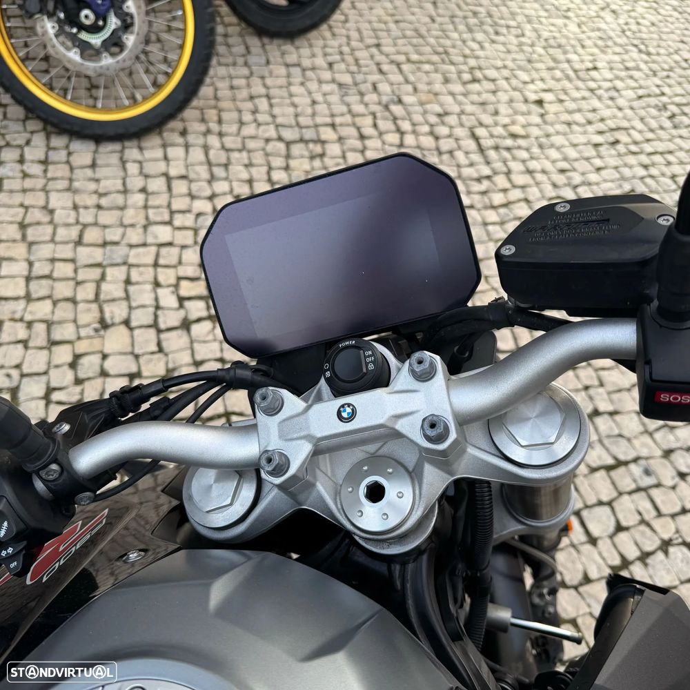 BMW F 900 R - 18