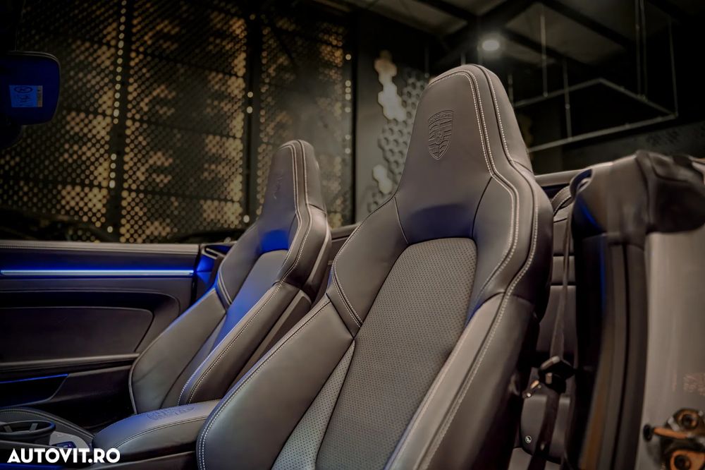 Porsche 911 Carrera PDK - 11