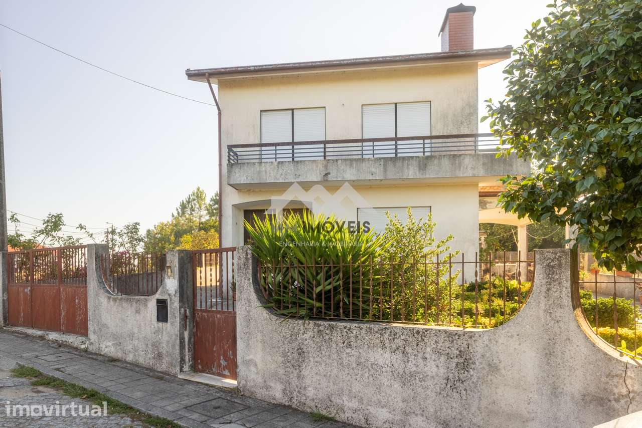 Moradia T4 | 4 Frentes | Lote 450 M²  | Jardim | Garagem | Maia - Grande imagem: 2/44