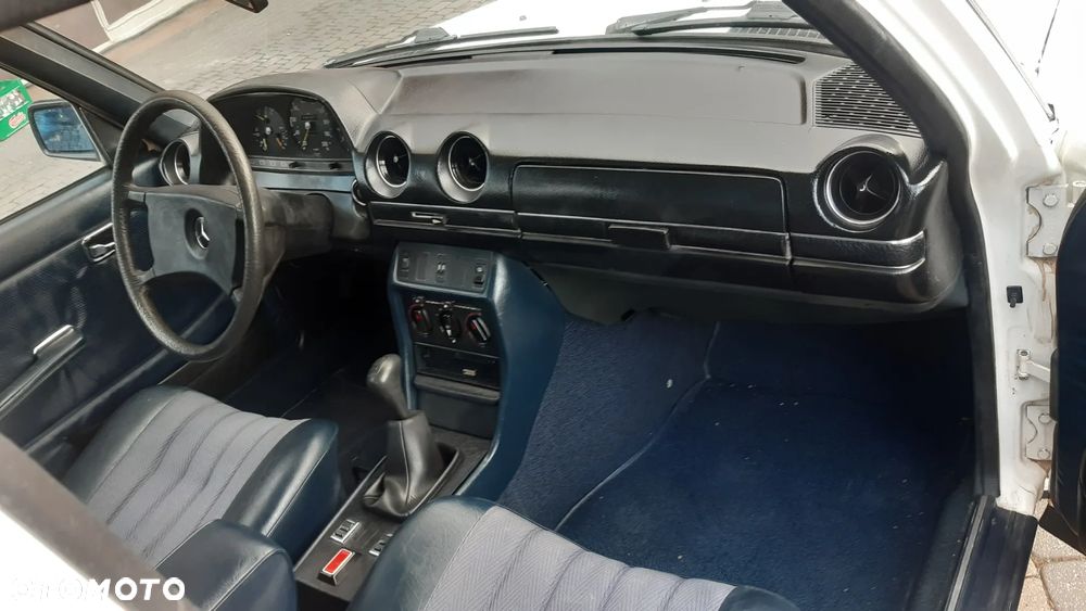 Mercedes-Benz W123 - 11