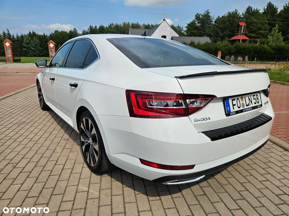 Skoda Superb 2.0 TSI DSG SportLine - 6