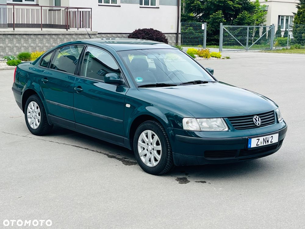 Volkswagen Passat - 4