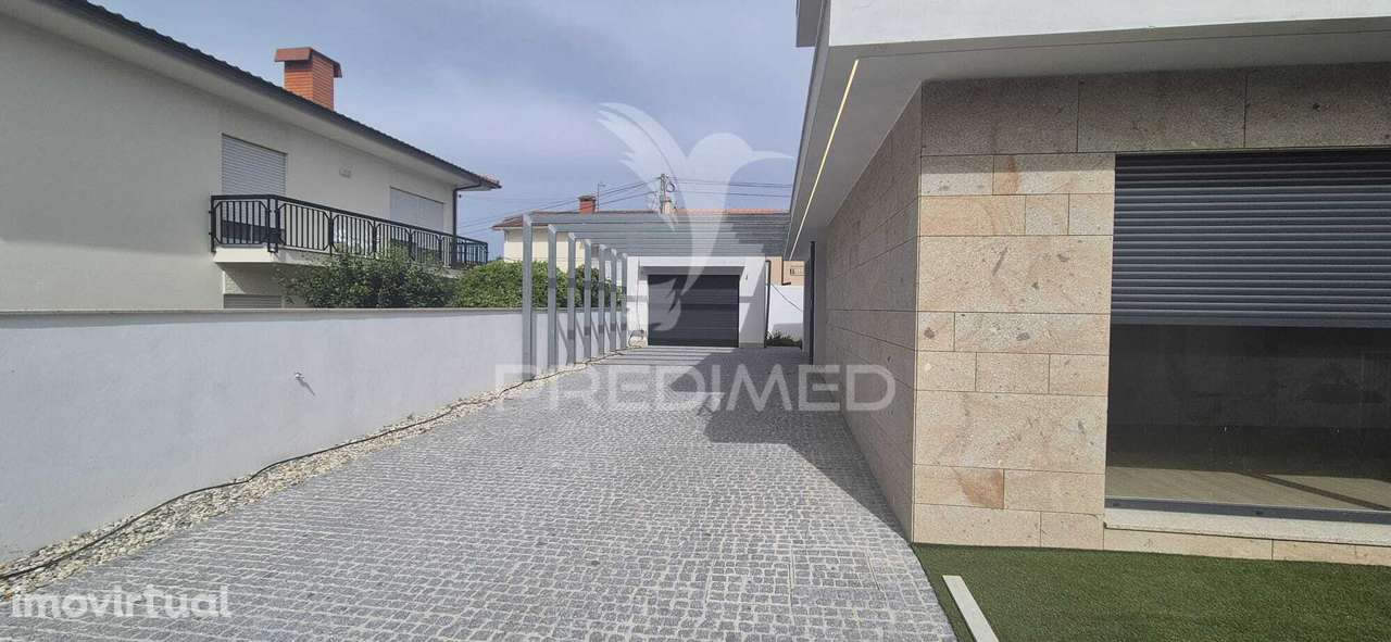 Moradia T4 em Palmeira - Grande imagem: 4/40