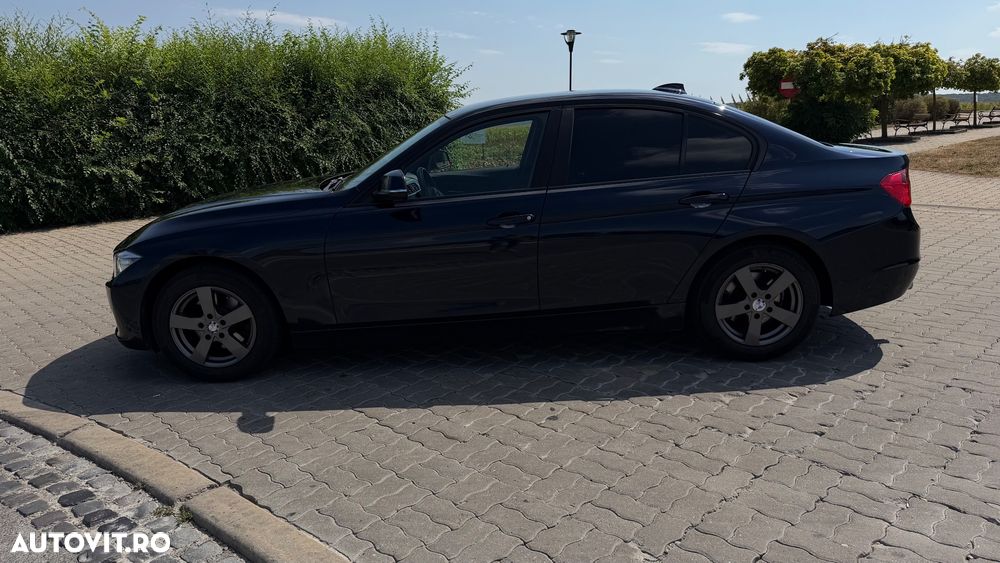 BMW Seria 3 320d - 4