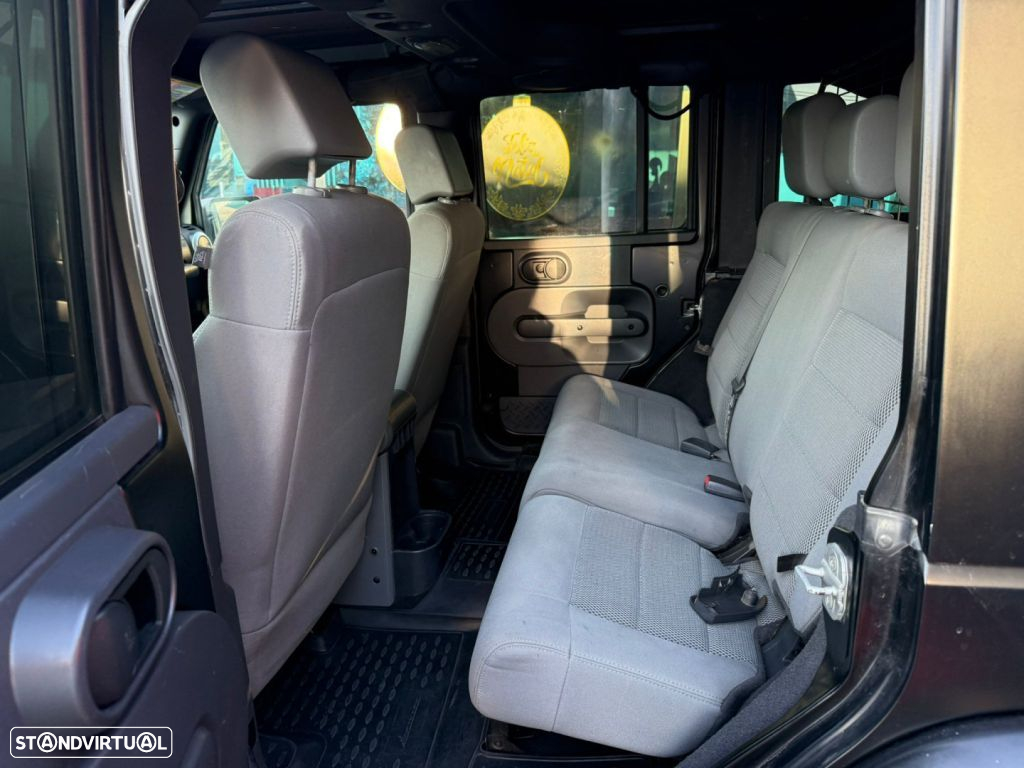 Jeep Wrangler Unlimited 2.8 CRD ATX Sahara Limited - 13