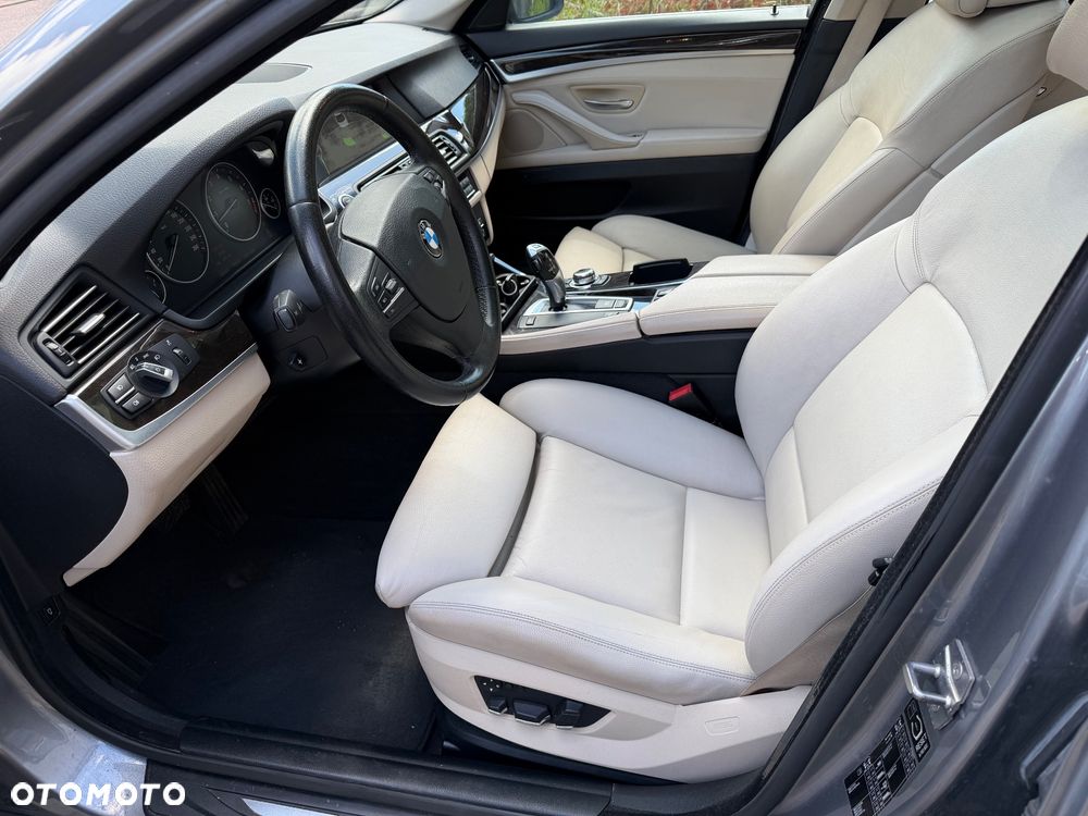 BMW Seria 5 523i - 8