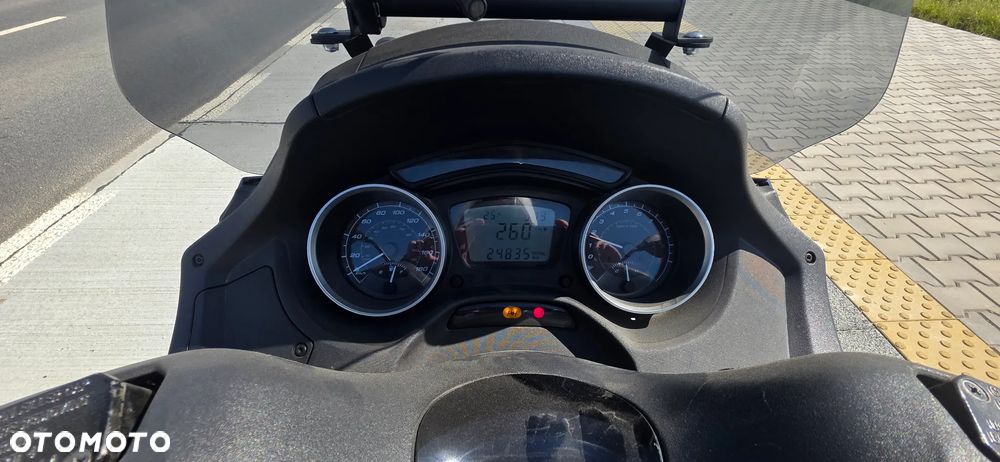 Piaggio MP-3 - 8