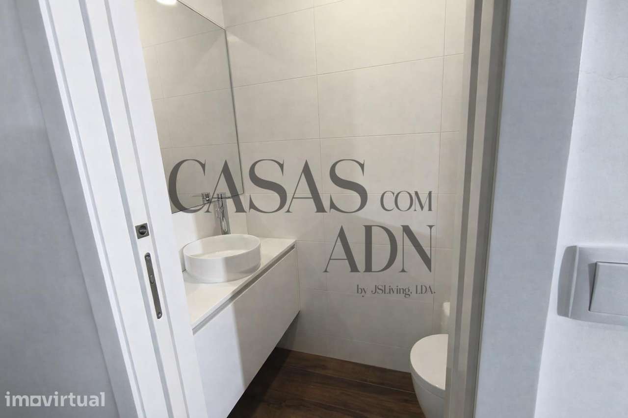 Loja comercial localizada na primeira linha da Praia da Barra. - Grande imagem: 5/9