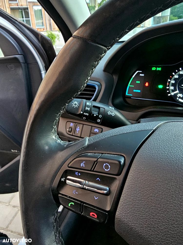 Hyundai IONIQ - 28