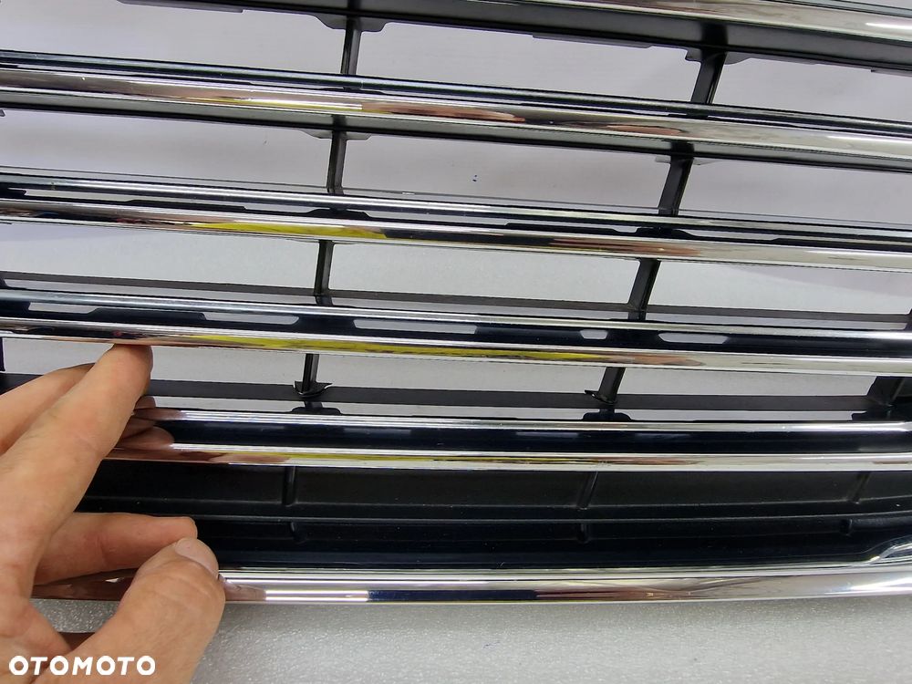 FORD MONDEO MK5 14- ATRAPA / GRILL / KRATKA ŚRODKOWA ZDERZAKA PRZEDNIEGO PRZÓD , NR DS73-8150-J , NR AUKCJI KR87 - 9