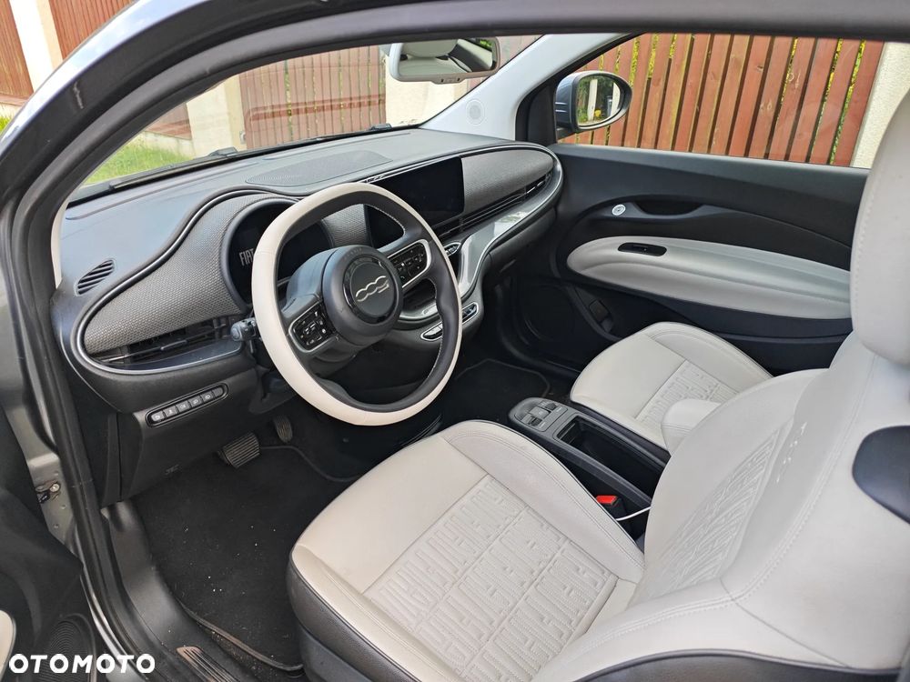 Fiat 500e La Prima - 12