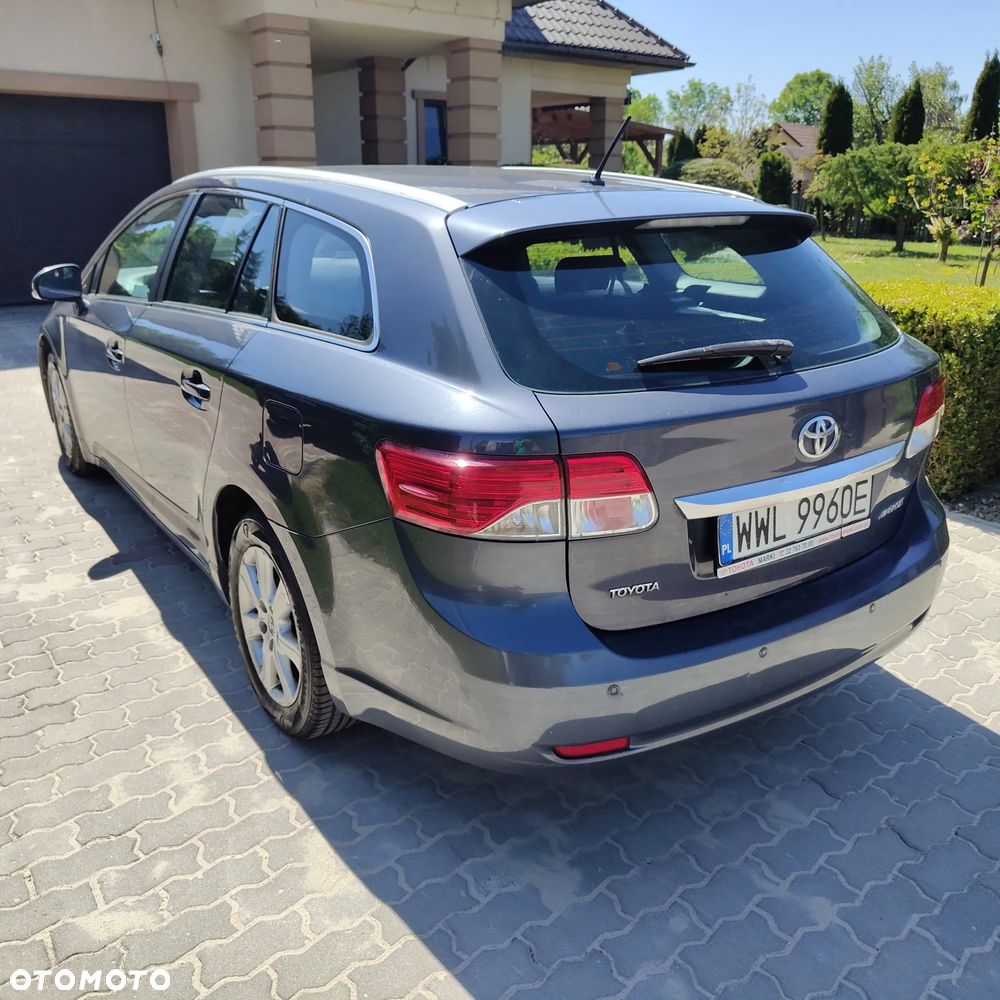 Toyota Avensis 2.0 D-4D Luna - 4