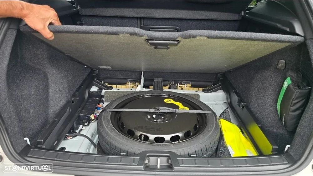 Volvo XC 40 1.5 T4 PHEV Plus Dark - 23