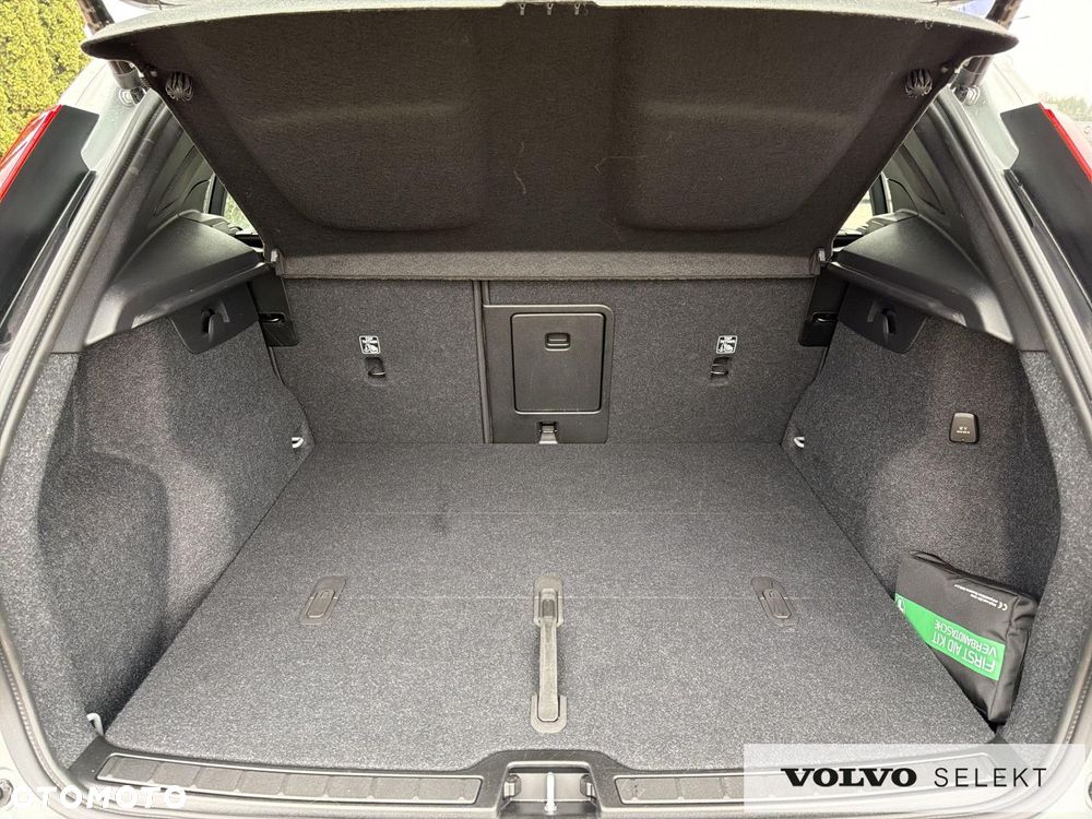 Volvo XC 40 - 32