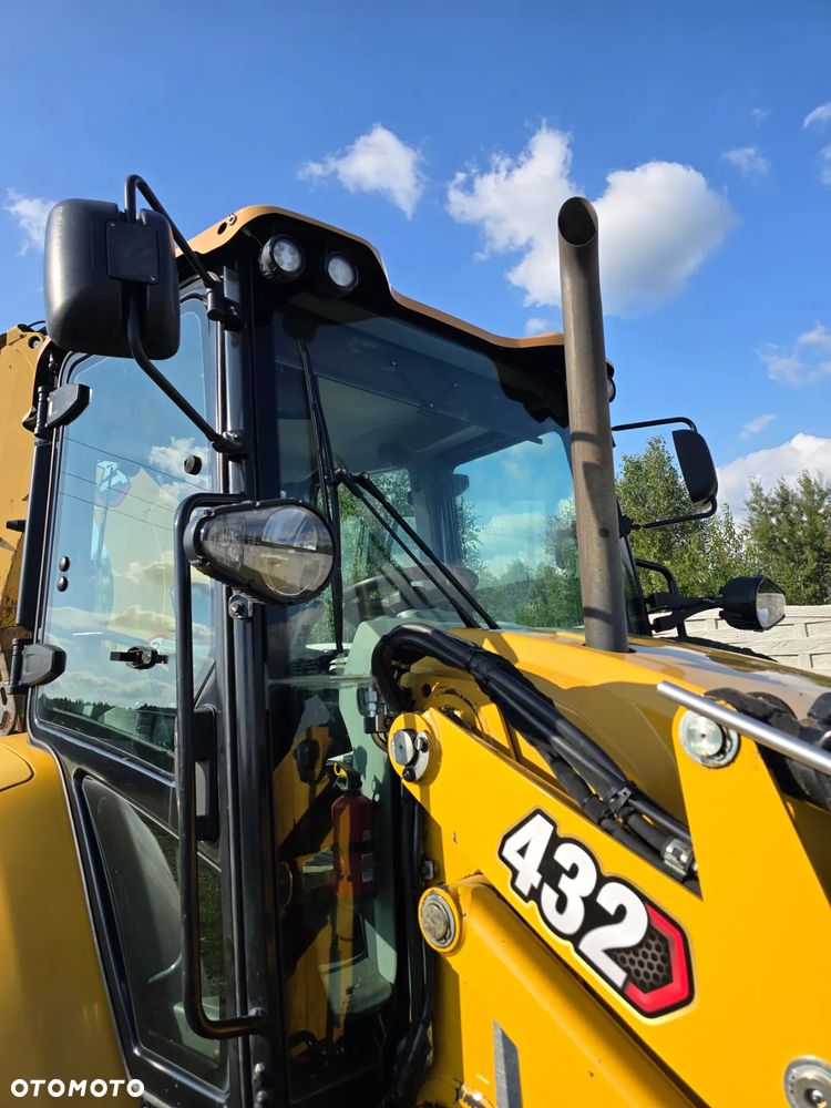 Caterpillar - 13