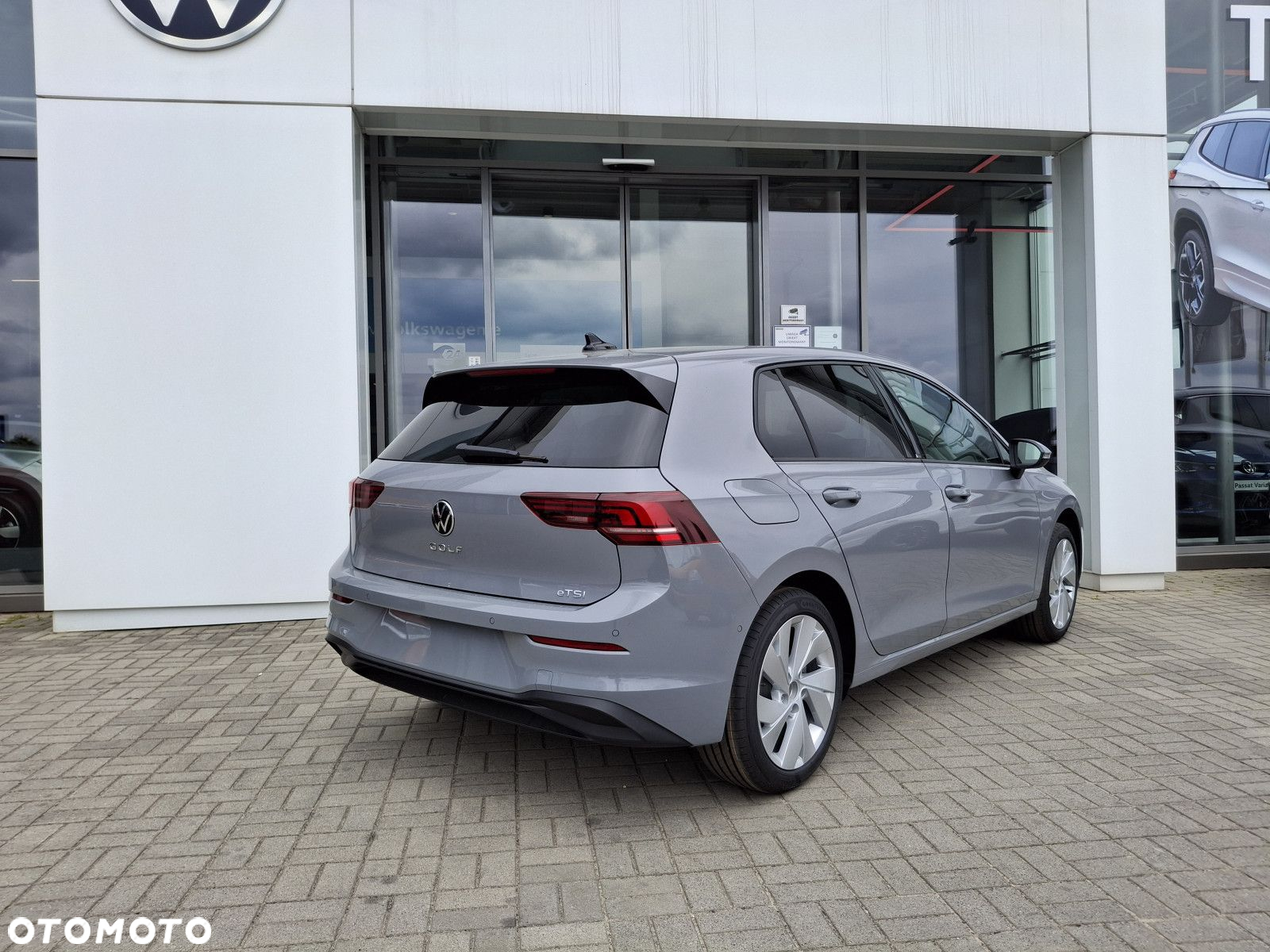 Volkswagen Golf - 8