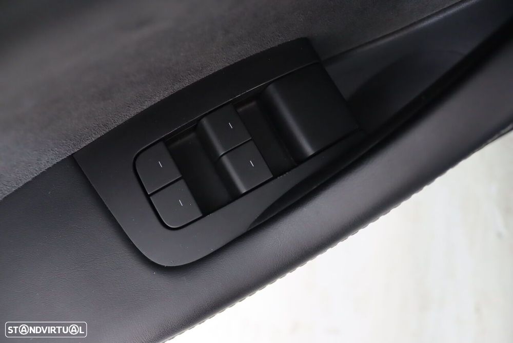 Tesla Model 3 Long Range Tração Traseira - 16
