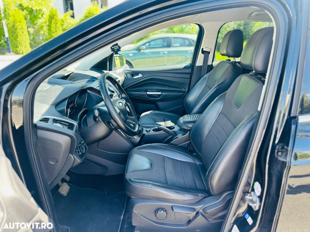 Ford Kuga 2.0 TDCi Powershift 4WD Titanium - 4