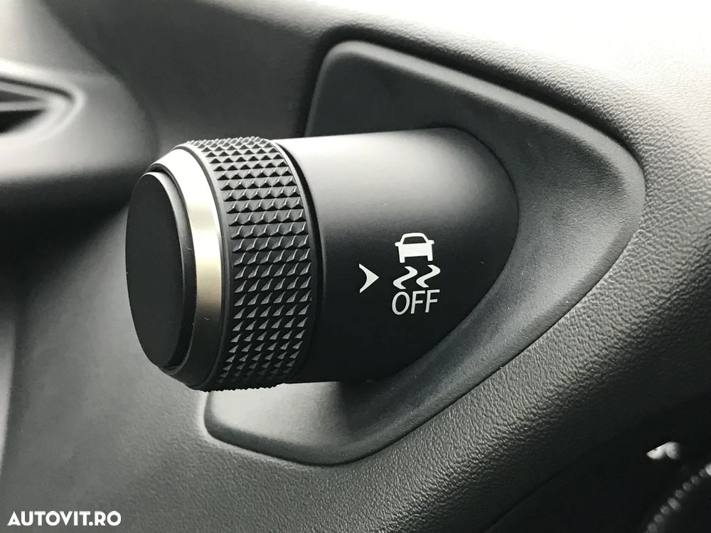 Lexus UX 250h (E-FOUR) Business Edition - 23