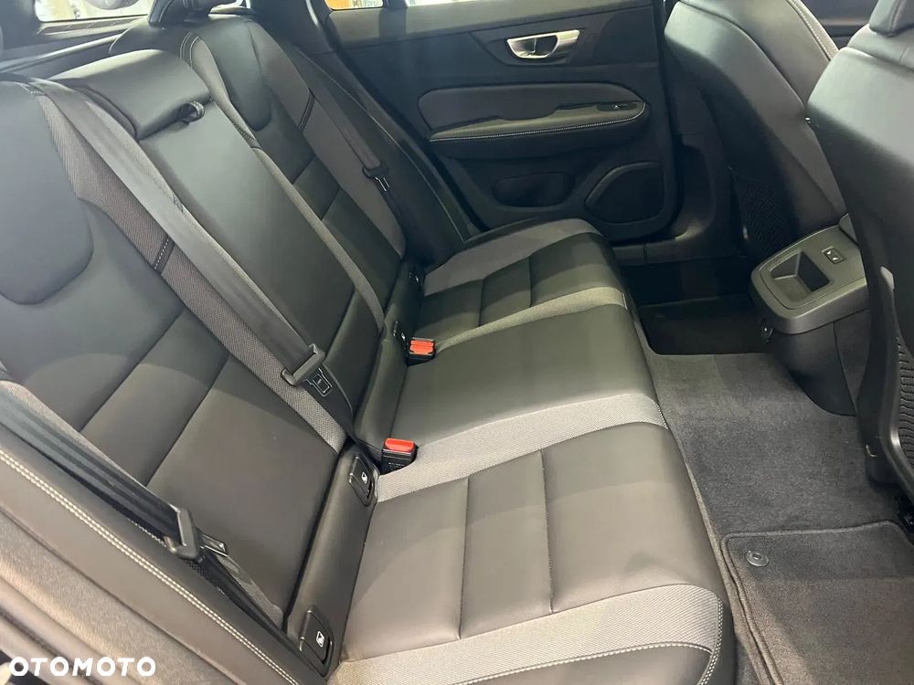 Volvo V60 B4 B Ultimate Dark - 10