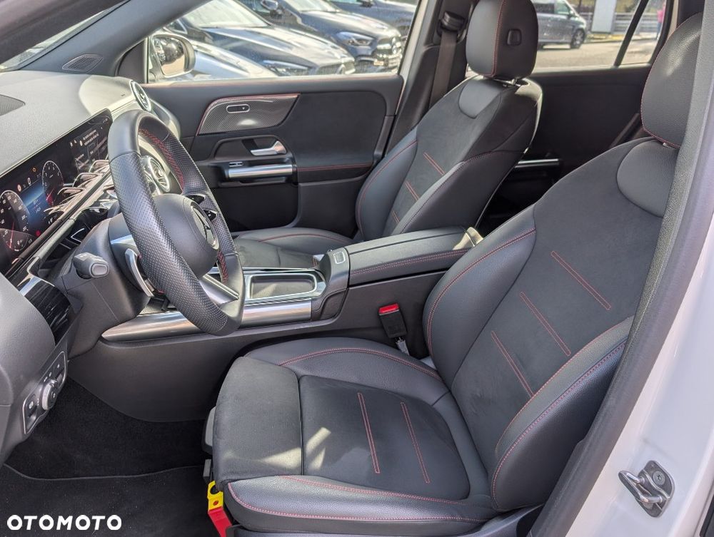 Mercedes-Benz GLA 200 AMG Line - 8