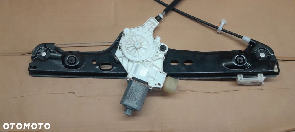 PODNOŚNIK SZYBY LEWY PRZÓD BMW E90 E91 7060265 - 2