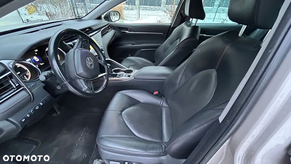 Toyota Camry 2.5 Hybrid Executive CVT - 9