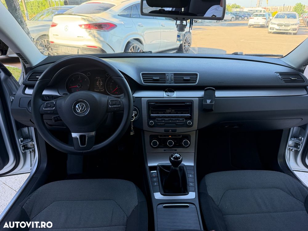Volkswagen Passat 2.0 Blue TDI SCR Comfortline - 6
