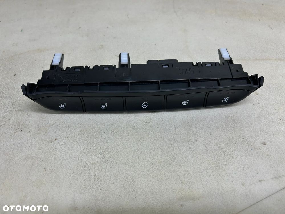 Przełączniki | panel sterowania grzanie foteli Hyundai Santa FE IV - 93600-S1000 - 1