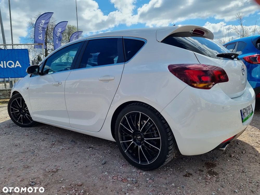 Opel Astra 1.6 Turbo White Edition - 9
