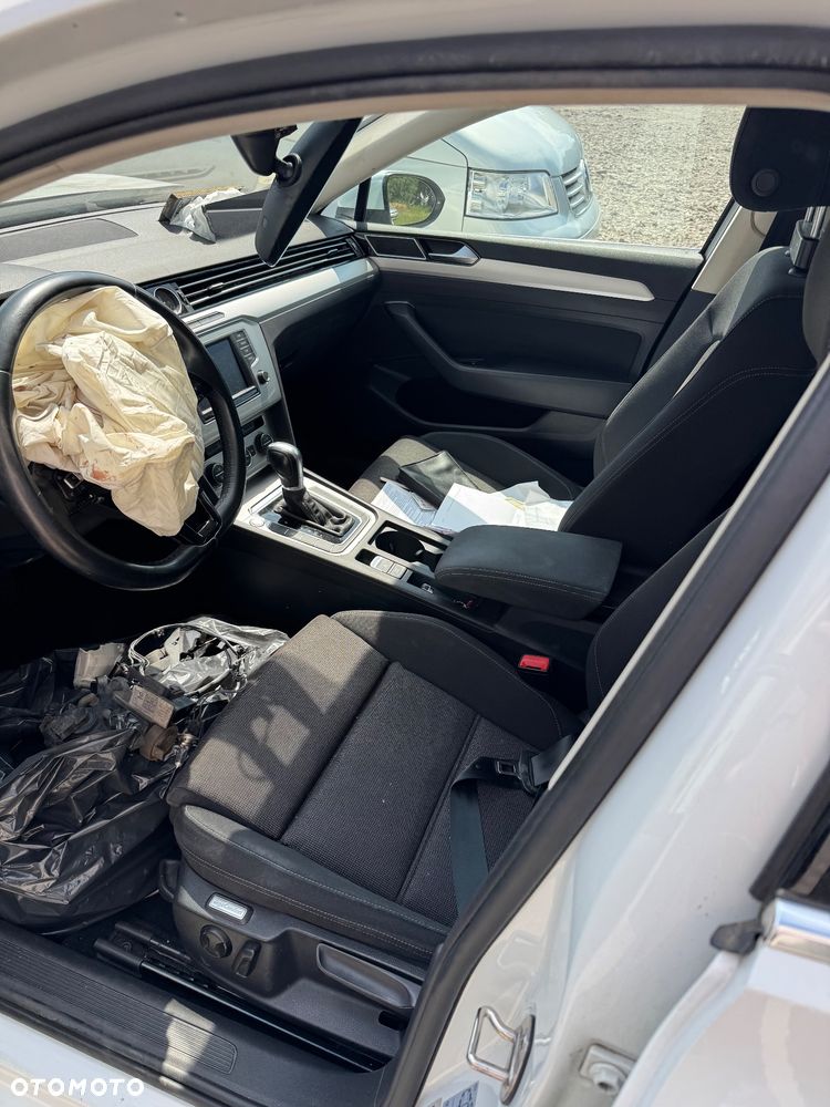 Volkswagen Passat 2.0 TDI SCR DSG Highline - 8