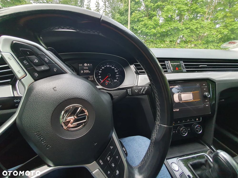 Volkswagen Passat 2.0 TDI SCR DSG Business - 16