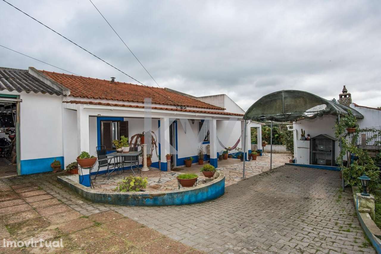 Quinta Moradia Térrea T3, Garagem, Piscina, Jardim e Espaço de Cultivo - Grande imagem: 2/29