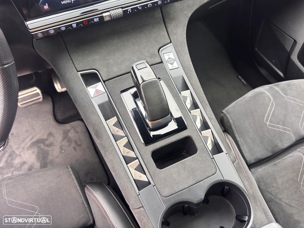 DS DS7 4x4 300 Performance Line - 39