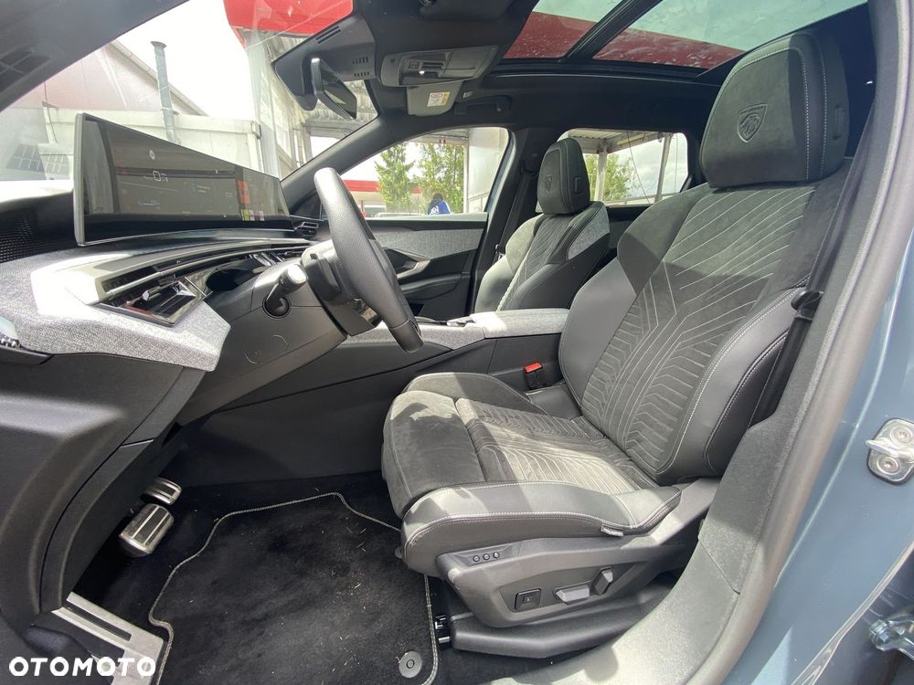 Peugeot E-5008 - 13