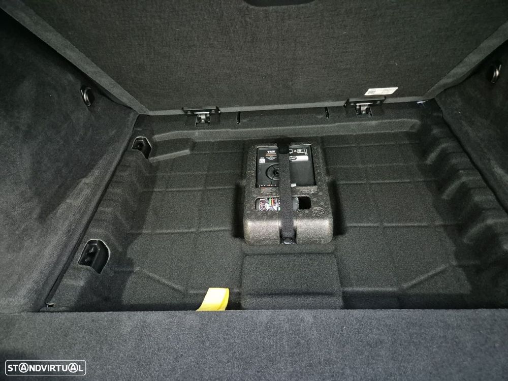 BMW 320 d Pack Desportivo M Auto - 37