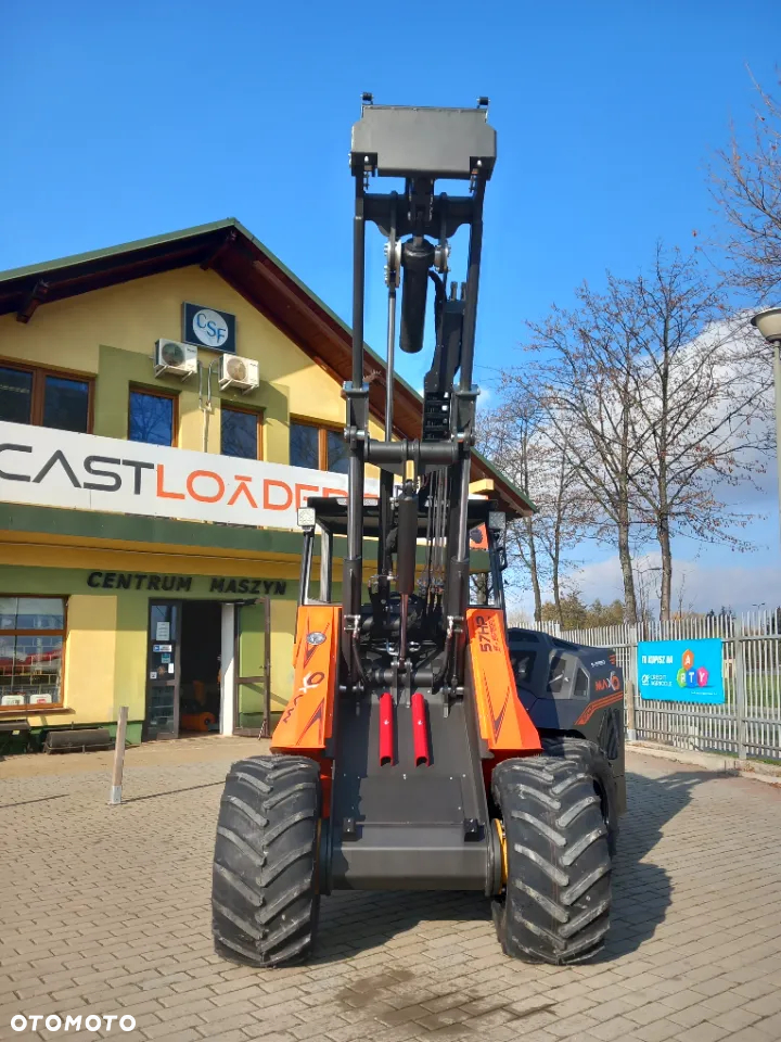 CAST MAXO - 8