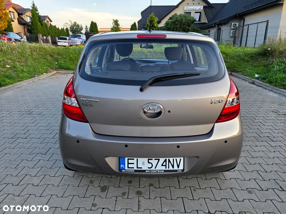 Hyundai i20 - 12