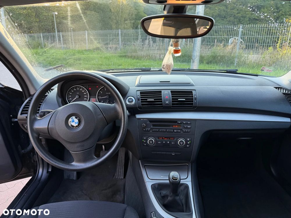 BMW Seria 1 116i - 11