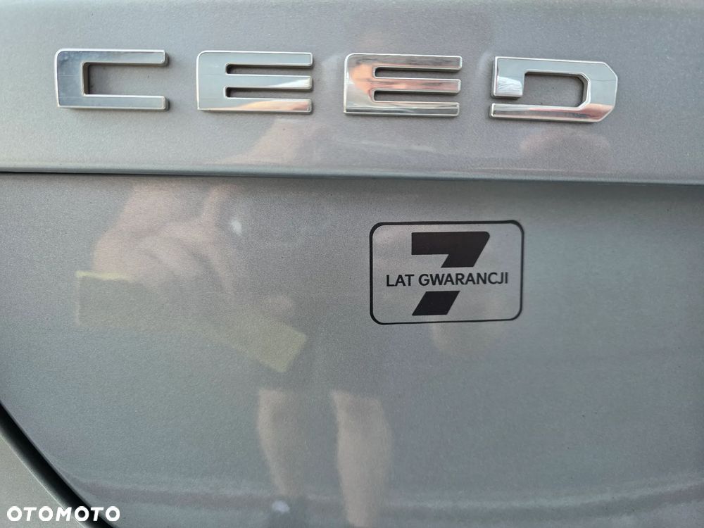 Kia Ceed 1.5 T-GDI M DCT - 11