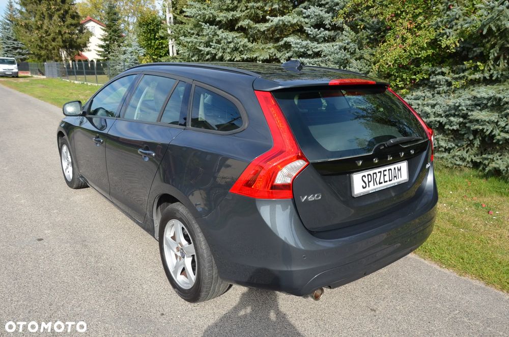 Volvo V60 D3 Drive-E Momentum - 23